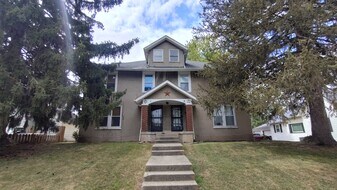 320 S East St, Unit 322 in Tipton, IN - Building Photo