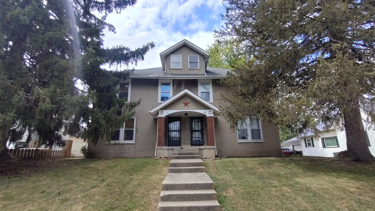 320 S East St, Unit 322 in Tipton, IN - Building Photo