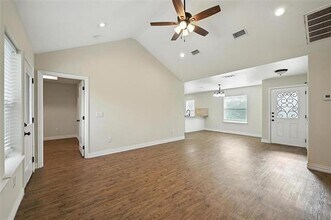 913 N Barrett Ave in Denison, TX - Building Photo - Building Photo