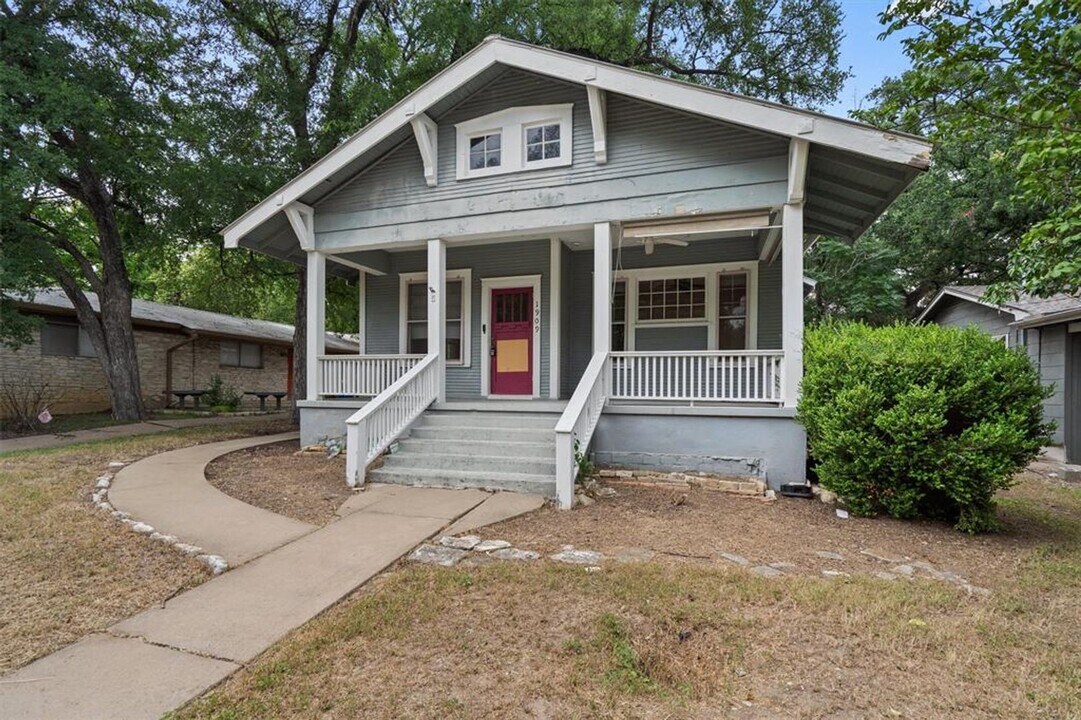 1909 David St in Austin, TX - Building Photo