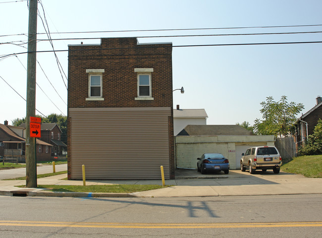 1312 Salt Spring Rd in Youngstown, OH - Building Photo - Building Photo