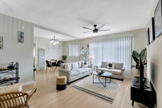 The Wishing Well in Gardena, CA - Building Photo - Building Photo