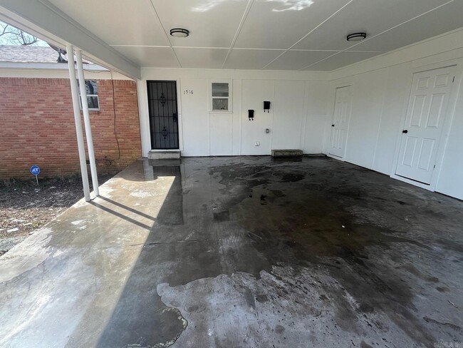 1516 W Roosevelt Rd in Little Rock, AR - Building Photo - Building Photo