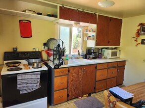 136 N Madison St, Unit B in Cortez, CO - Building Photo - Building Photo