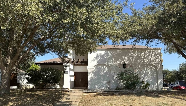 9810 Spindrift Dr in Laredo, TX - Building Photo - Building Photo