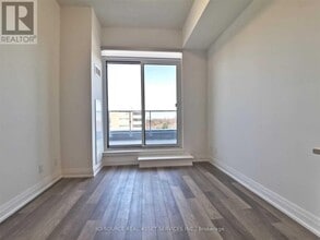 3121-3121 Sheppard Ave E in Toronto, ON - Building Photo - Building Photo