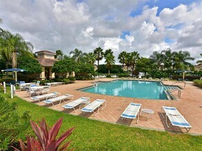 3658 Parkridge Cir in Sarasota, FL - Building Photo - Building Photo