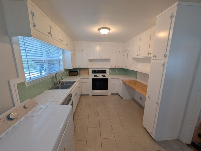 property at 2716 Green St