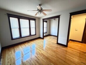 2107 W North Ave, Unit 1 in Chicago, IL - Building Photo - Building Photo