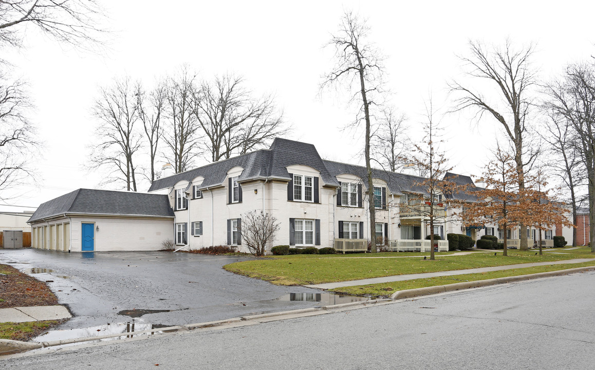 1920 Queenswood Dr in Findlay, OH - Building Photo