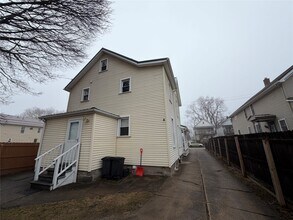 928 W 3rd St in Erie, PA - Building Photo - Building Photo