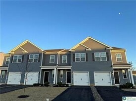 1253 Susan Cir in Breinigsville, PA - Building Photo