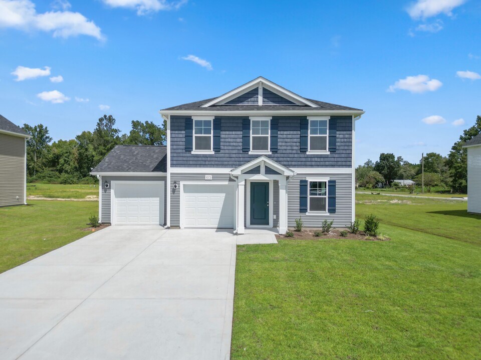 1073 Kinness Dr in Conway, SC - Building Photo