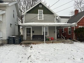 2341 Caledonia St in Toledo, OH - Building Photo