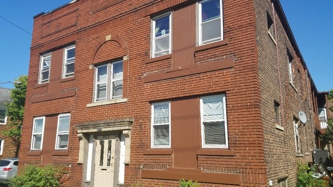 East Lakeshore Apartments in Cleveland, OH - Building Photo - Primary Photo