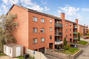 1340 Hyman Blvd in Montréal, QC - Building Photo