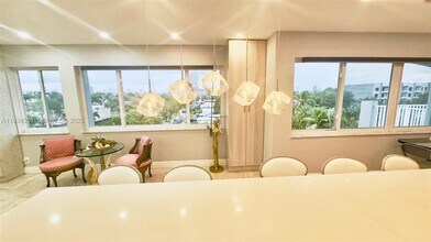 329 SE 3rd St in Hallandale Beach, FL - Foto de edificio - Building Photo