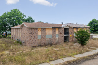 Forest Oak Apartments in Shreveport, LA - Building Photo - Building Photo