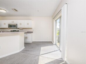 9619 Carlsdale Dr in Riverview, FL - Building Photo - Building Photo