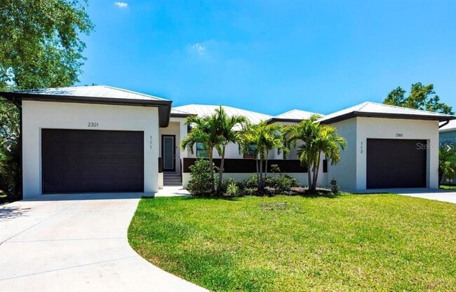 2301 Magdalina Dr