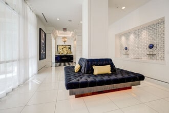 WaterWall Place in Houston, TX - Building Photo - Building Photo