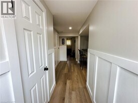 19 Elm Ridge Dr in Kitchener, ON - Building Photo