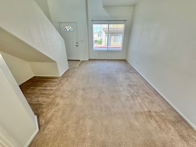 42 Ruffled Feather Way in Henderson, NV - Building Photo - Building Photo