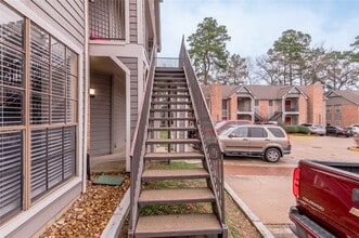 2402 Sycamore Ave in Huntsville, TX - Building Photo - Building Photo