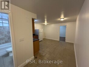 349-349 Northcliffe Blvd in Toronto, ON - Building Photo - Building Photo