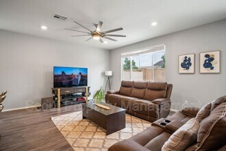 32323 Roman Warren Wy in Winchester, CA - Building Photo - Building Photo