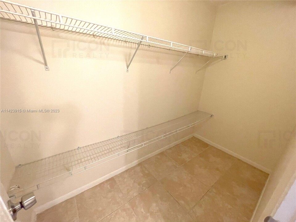 704 SE 2nd Ave, Unit 448 in Deerfield Beach, FL - Building Photo