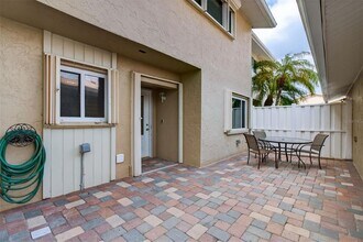 6660 Cape Hatteras Way NE in St. Petersburg, FL - Building Photo - Building Photo