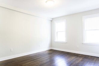 2021 Commonwealth Ave, Unit 2 in Boston, MA - Building Photo - Building Photo
