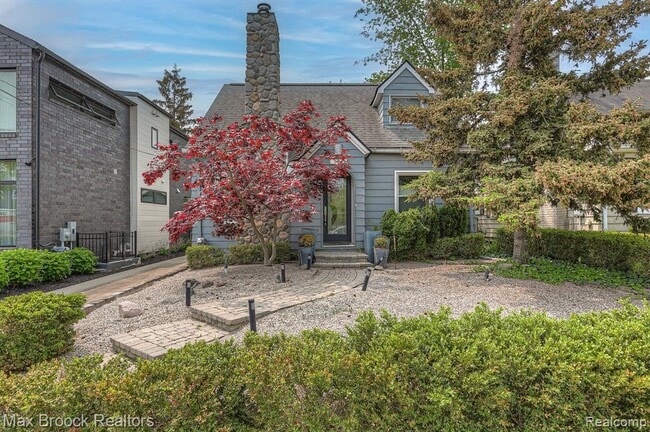 property at 328 George St