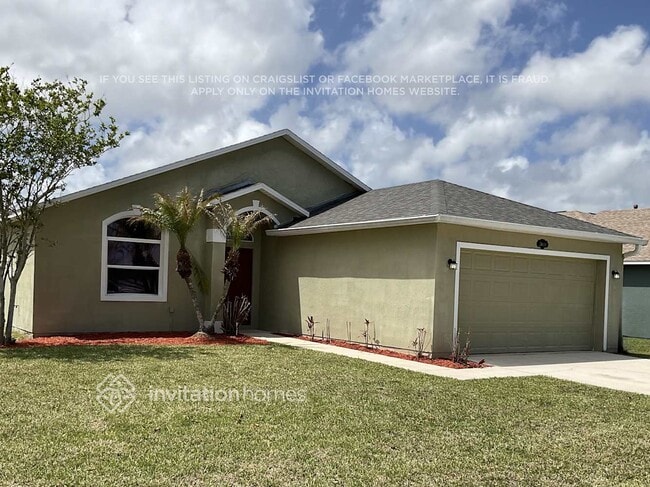 2048 Gloria Cir in Palm Bay, FL - Building Photo - Building Photo