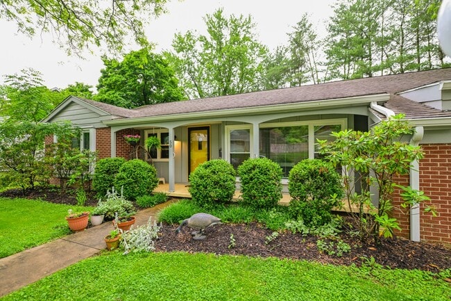 50 Eden Pl in Athens, OH - Foto de edificio - Building Photo