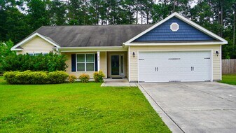 212 Garden Folly Ln in Richlands, NC - Building Photo
