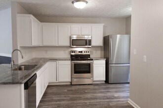446 St John Dr in Durham, NC - Building Photo - Building Photo