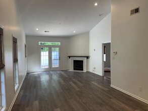 5325 Silabert Ave in Charlotte, NC - Foto de edificio - Building Photo