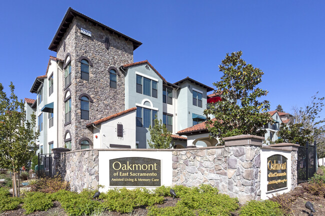 Oakmont of East Sacramento in Sacramento, CA - Building Photo - Building Photo