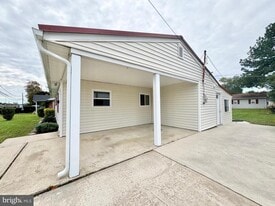 1424 S Governors Ave in Dover, DE - Building Photo