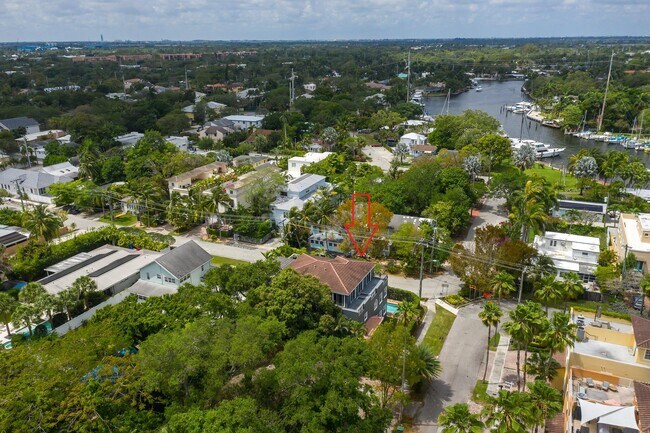 486 SW 5th St in Fort Lauderdale, FL - Foto de edificio - Building Photo