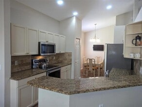 4115 63rd Terrace E in Sarasota, FL - Building Photo - Building Photo