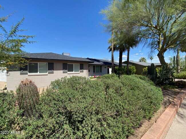 6638 E Vernon Ave in Scottsdale, AZ - Building Photo - Building Photo