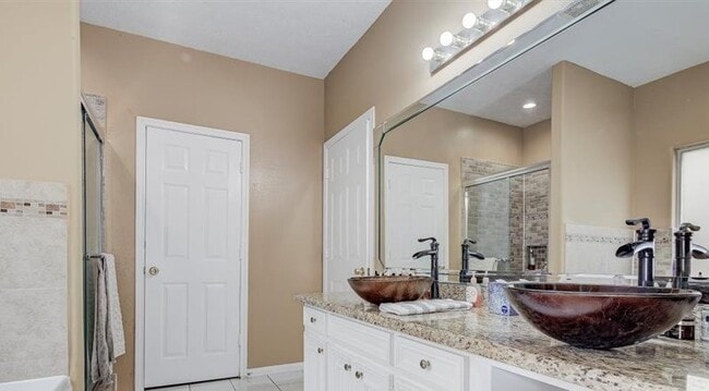 8422 Tavenor Ln in Houston, TX - Building Photo - Building Photo