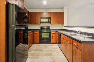 Arrive Danbury in Danbury, CT - Foto de edificio - Building Photo