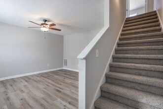 Westshire Townhomes in Temple, GA - Foto de edificio - Interior Photo