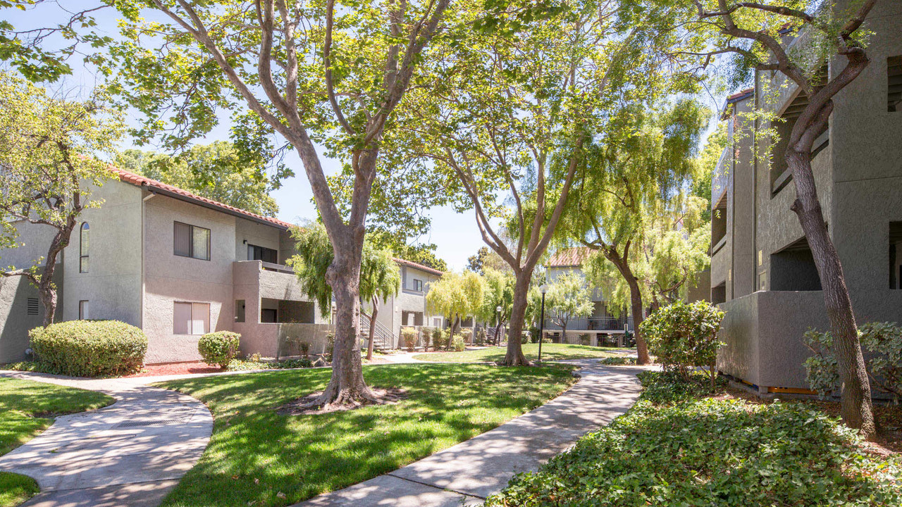 Skylark in Union City, CA - Foto de edificio