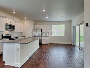 15091 West 82nd Place in Arvada, CO - Foto de edificio - Building Photo