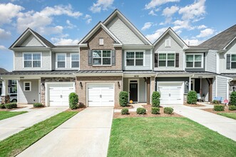 6838 Harris Bay Rd in Charlotte, NC - Building Photo - Building Photo